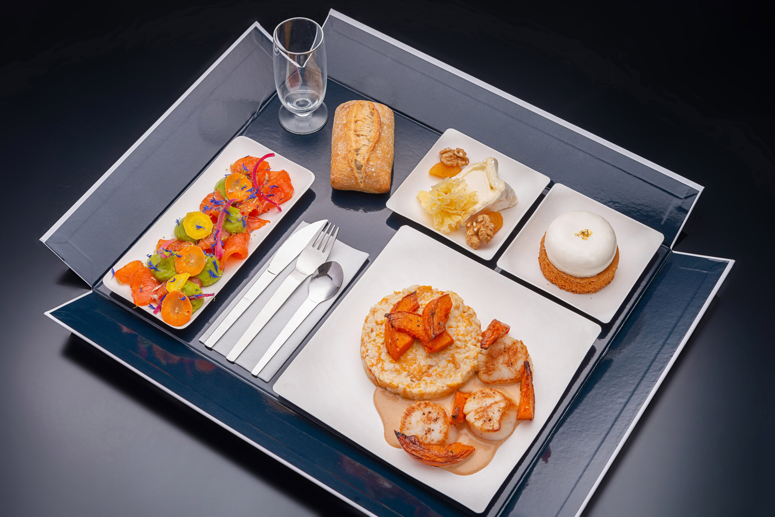 R12 - Nappe jetable gamme Luxe - Galerie Culinaire Paris - Livraison  Plateaux Repas Paris