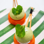 Petits pois crémeux à la menthe , chèvre frais, affila cress, palet de carotte au bouillon de légumes